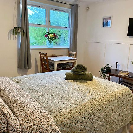 Bright And Comfortable Studio Apartment Londres Exterior foto